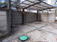 台風で壊れてしまった万年塀をフェンスにお取替え 台風で壊れてしまった万年塀をフェンスにお取替え